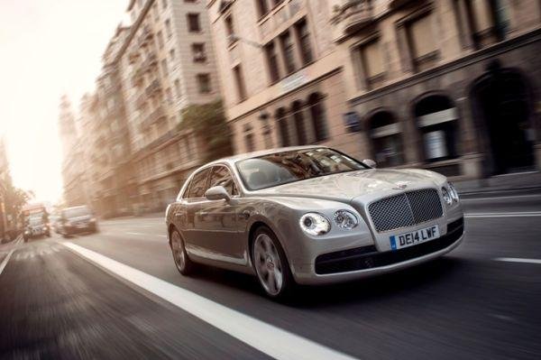 Bentley Flying Spur รถซาลูน 4 ประตู