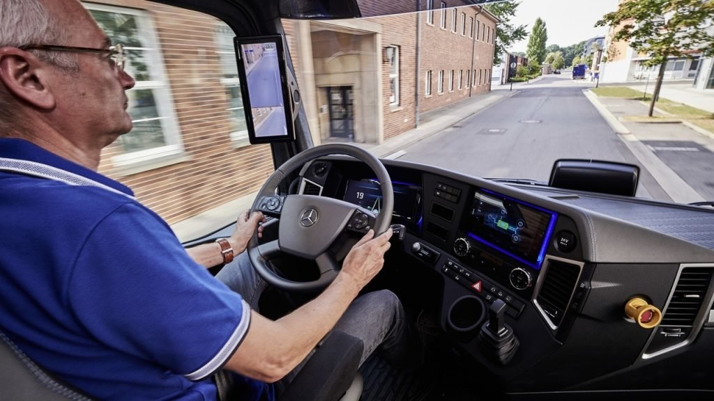 ชมภาพรถบรรทุกไฟฟ้าสุดล้ำ Mercedes-Benz Urban eTruck-04