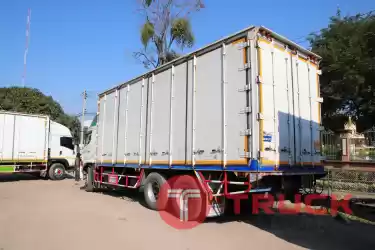 ขายสิบล้อตู้สิบบาน HINO VICTOR 500 260 แรงม้า ปี 59 โทร 081-3739793 หรือ 092-2757712