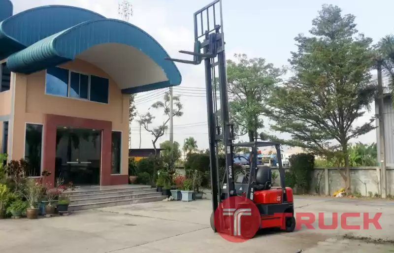 โฟล์คลิฟท์ดีเซล เครื่องISUZU 2.5ตัน ยกสูงมาก 5เมตร 3XX,XXXเท่านั้น ถูกมากมือสองญี่ปุ่น ไม่เคยใช้ในไทยชมเครื่องจักร โฟล์คลิฟท์ รอก นับ1000รายการจากญี่ปุ่นwww.paholgroup.com