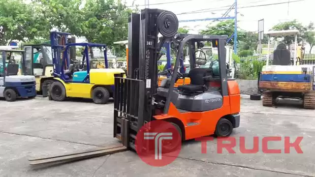 ขายฟอร์คลิฟท์ TOYOTA รุ่น 7FGCU32 ขนาด 3 ตัน เสายกสูง 7 เมตร พร้อมงานสไลด์ สเปกหายาก สภาพดี