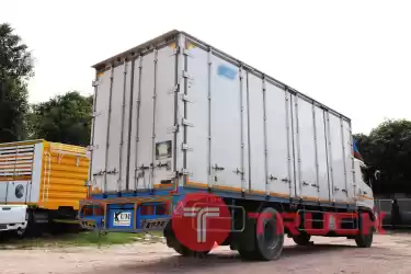 หกล้อตู้สิบบาน HINO VICTOR 240 แรงม้า ปี 59