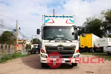 หกล้อตู้สิบบาน HINO VICTOR 240 แรงม้า ปี 59