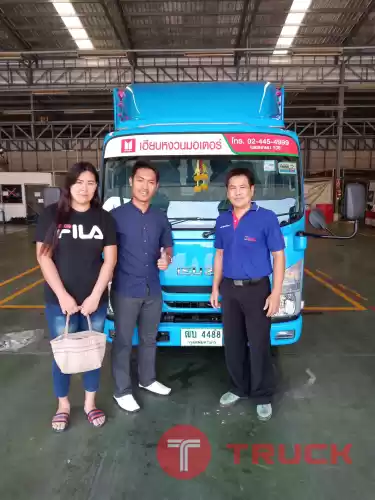รถบรรทุกใหญ่ NLR 130 คอกแป็ป กล่อง จดป้ายเขียว ไม่ติดเวลา