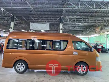 มาแล้วจ้า รถตู้ Toyota Hiace ปี 2549 รถส่วนบุคคล ขายสดราคา 280,000 บาท จ้า จำนวน4 สูบ 2494 ซีซี 109 แรงม้า สอบถาม หรือสามารถมาดูที่ร้านเราได้จ้า สนใจโทร 098-8264663 น้องมะนาว 0652401438 น้องเอิญ จ้า