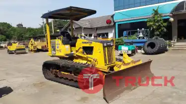 Komatsu D21P นำเข้าจากญี่ปุ่น สภาพพร้อมใช้งาน โทร 089-0080077,089-0050007,086-0044333,065-8844400 www.sangenjp.com www.nmc99.com
