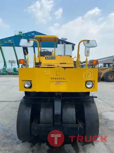 รถบด 9 ล้อยาง : SAKAI TS200 นำเข้าจากญี่ปุ่น โทร. 080-6565422 (หนิง)
