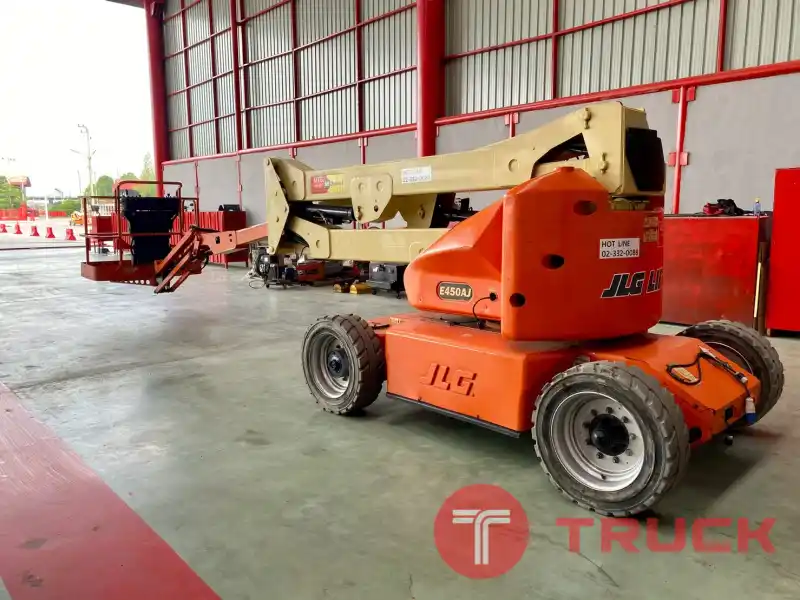 ขายรถกระเช้า JLG บูมข้อศอก E450AJ สูง 13.72 เมตร พร้อมใช้งาน