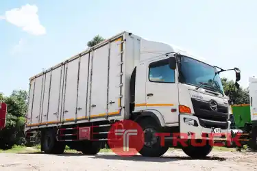หกล้อตู้สิบบาน HINO VICTOR 240 แรงม้า ปี 60 โทร 081-3739793 หรือ 092-2757712 ค่ะ