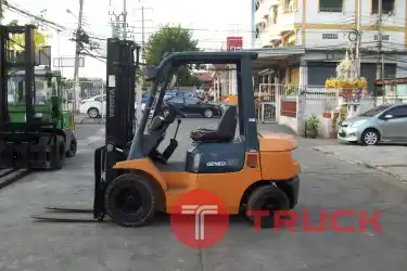 ขายฟอร์คลิฟท์ TOYOTA รุ่น 7FD20 เครื่องยนต์ดีเซล เกียร์ออโต้ ขนาด 2 ตัน เสายกสูง 3.5 เมตร รถมือสองสภาพดี