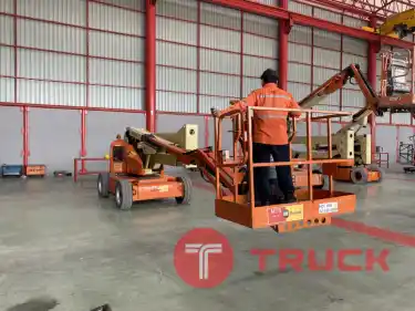 ขายรถกระเช้า JLG บูมข้อศอก E450AJ สูง 13.72 เมตร พร้อมใช้งาน