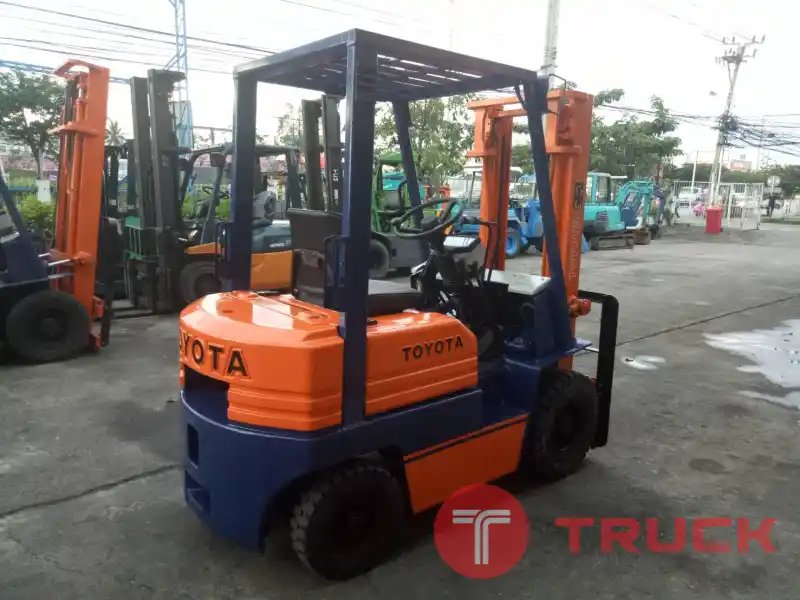 ขายฟอร์คลิฟท์ TOYOTA รุ่น 5FGL15 เครื่องเบนซิน ขนาด 1.5 ตัน เสายกสูง 3 เมตร รถมือสองสภาพดีราคาไม่แพง