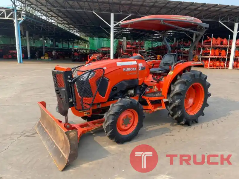 มาแล้วจ้ารถไถ คูโบต้ารุ่น L4018+ใบดันดินหน้า+ผาน 1 ตัว ดาวน์ 55,000 บาท สนใจโทรเลยจ้า 089-0111624 เฮียเลี้ยงจ้า สอบถาม หรือสามารถมาดูที่ร้านเราได้จ้า สนใจสามารถมาดูมาลองขับให้เต็มที่ไม่ซื้อไม่เป็นไรมีลานปูนเท่าสนามบอลให้ลองขับทุกคัน