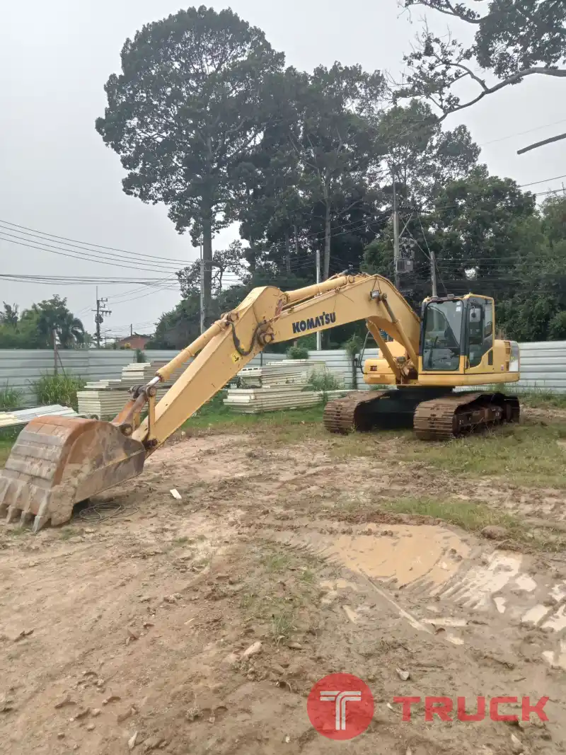 ขายด่วน ! แบ็คโฮ Komatsu PC200-8