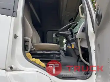 10 ล้อหัวลาก 2 เพลา ประกอบ 1,050,000 บาท NISSAN UD TRUCKS 370 แรง ปี 54 หัวใหม่ภายในสวย แอร์เย็น