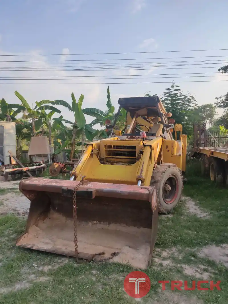 รถตัก ล้อยาง