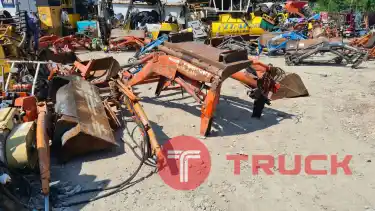 ขาย แขนบุ้งกี๋ ตัก พร้อมคอนโทรล สำหรับรถไถนา แทรกเตอร์ ขนาด 14 - 40 แรง เก่าญี่ปุ่น จำนวนมาก