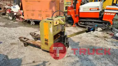 ขาย แฮนลิฟต์ แบตเตอรี่ไฟฟ้า 2 ลูก 24 V ยกได้ 100 kg เก่าญี่ปุ่น ราคา 28,000 บาท สนใจโทร 081 6221299