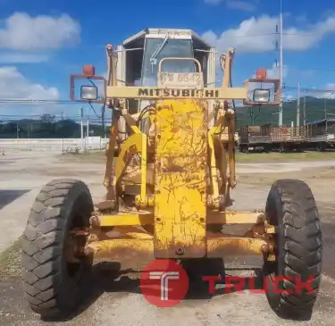 รถเกรด MITSU MG230 เอวอ่อน สภาพเหมือนเก่านอก ระบบ เกียร์แรง 6D31-Turbo แรงพร้อมใช้