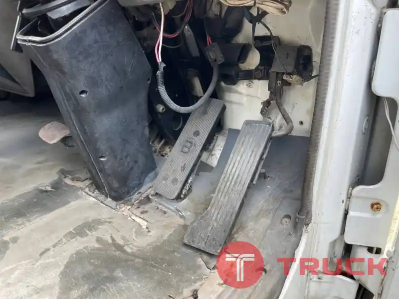 รถสิบล้อ 1 เพลา บรรทุกยางมะตอย NISSAN CDA188 ปี 40 เครื่อง NE6-188 ถังยางมะตอย 3 ช่อง โหลดล่าง ถังสวย หัวสวยภายในครบ