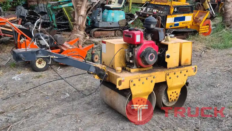 ขาย รถบด เดินตาม เก่านอก ล้อกว้าง 60 cm ตัวรถ 75x130 ดีเซล 1 สูบ เก่าญี่ปุ่น พร้อมใช้ 85,000 บาท