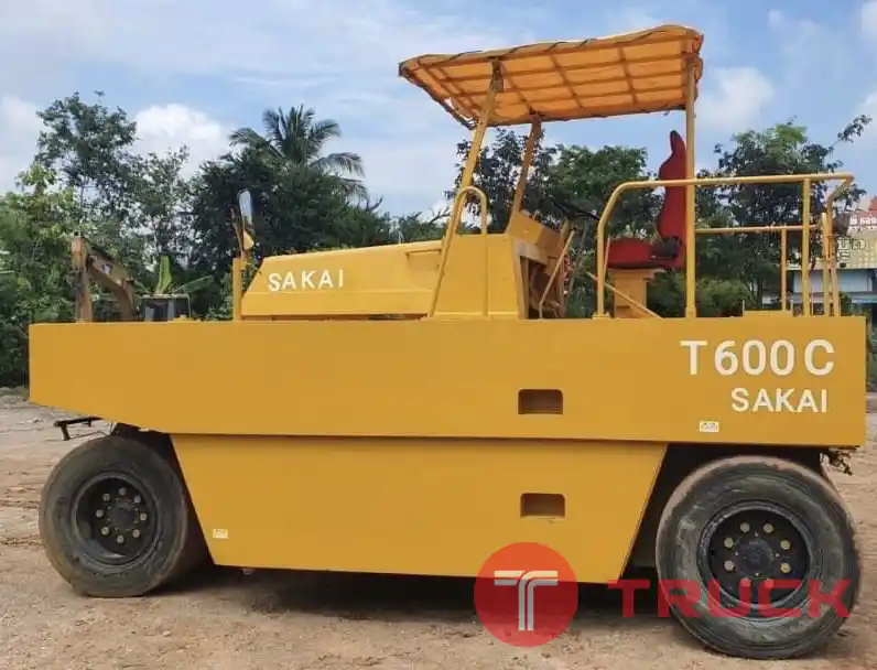 รถบด 7 ล้อยาง นำเข้ายังไม่เคยใช้งานในไทย 645,000 บาท SAKAI T600C เกียร์ธรรมดา ทำงาน 2,833 ชม สภาพสวยพร้อมใช้