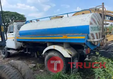 รถน้ำหกล้อ 265,000 ขายตามสภาพ NISSAN UG780 160 แรง เครื่อง ND6-160 บรรจุน้ำ 6,000 ลิตร ถังดี คัซซีสวย