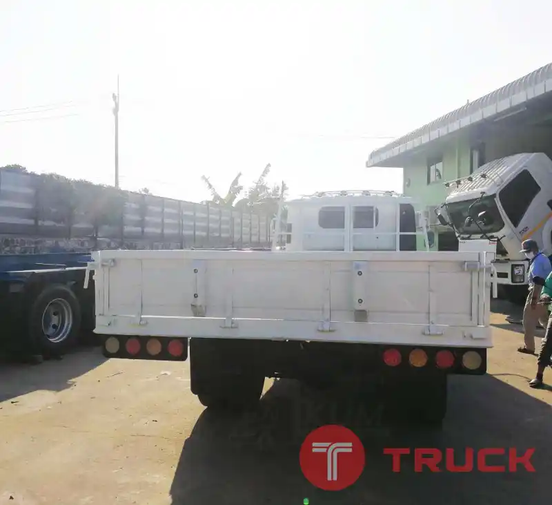 KUM คอร์เปร์เรชั่น จำกัด ISUZU NPR 6ล้อกระบะ เพลาเดียว ปี2557