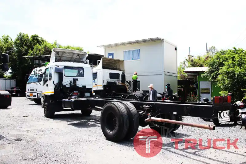 KUM คอร์เปร์เรชั่น จำกัด(สำนักงานใหญ่) ISUZU FTRหกล้อหัวคัซซีเพลาเดียว ปี 2551