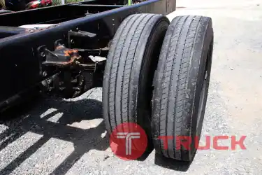 KUM คอร์เปร์เรชั่น จำกัด(สำนักงานใหญ่) ISUZU FTRหกล้อหัวคัซซีเพลาเดียว ปี 2551