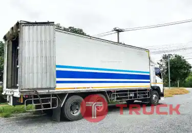 KUM คอร์เปร์เรชั่น จำกัด(สำนักงานใหญ่) ISUZU FVM รถ10ล้อ ตู้เย็น ปี2556