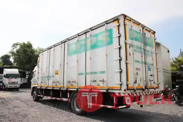 KUM คอร์เปร์เรชั่น จำกัด(สำนักงานใหญ่)HINO QDR 500 รถ 6ล้อ ตู้สิบบาน ปี2557