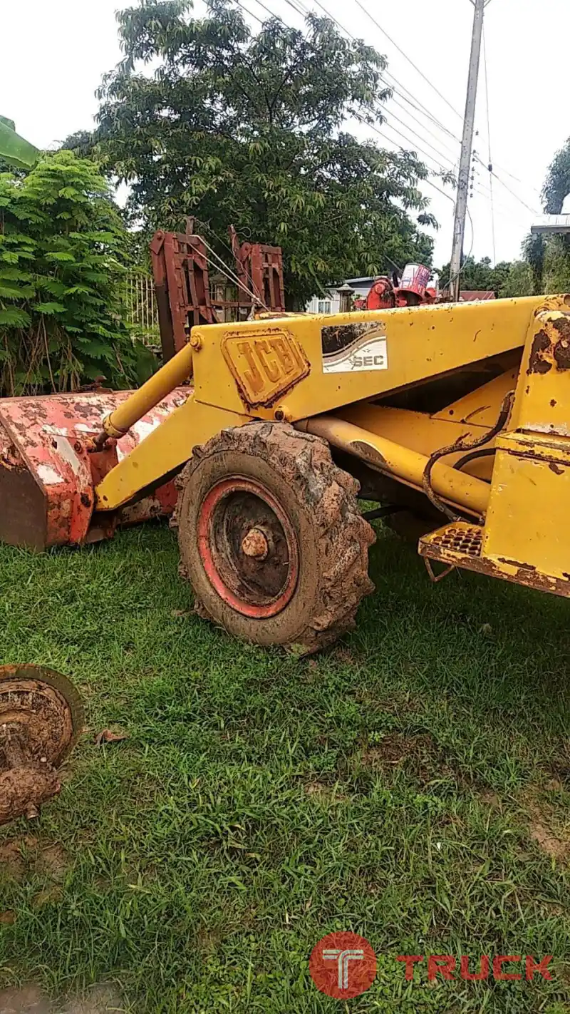 รถตัก ล้อยาง