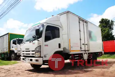 KUM คอร์เปร์เรชั่น จำกัด(สำนักงานใหญ่) ISUZU NQR รถ6ล้อ ตู้สามบาน เพลาเดียว ปี 2558