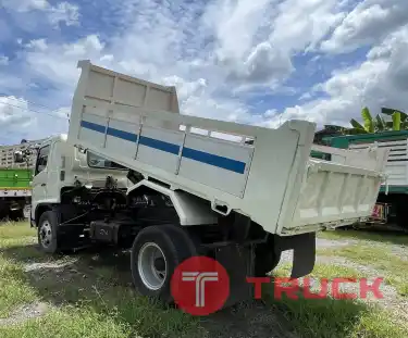 หกล้อดั้ม 5 คิว 955,000 บาท HINO MEGA 212 แรงปี49 กระบะยาว 3.6 m กว้าง 2.4 m สูง 60 Cm