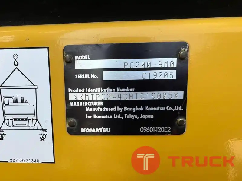สภาพสวยป้ายแดง 5,200 ชม. 2,595,000 บาท KOMATSU PC200-8 MO จดทะเบียน ปี 64 กล้องหลัง จอเหลือง มีไลน์หัวเจาะ
