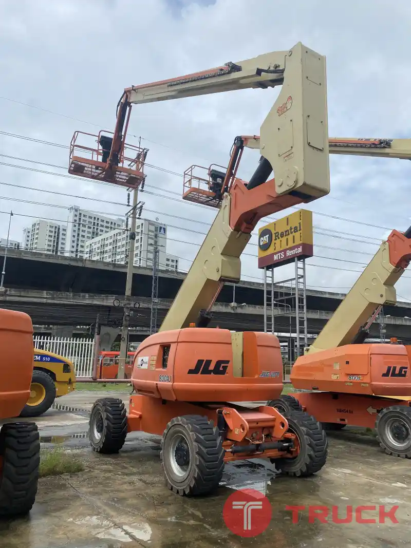 ขายรถกระเช้า JLG บูมข้อศอก 800AJ สูง 24.46 เมตร มือสอง