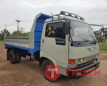 รถ 6 ล้อดั้ม 5 คิว 320,000 บาท HINO KM777 -117 แรง หัวบางเดิมสวย ภายในครบ เบาะหุ้มใหม่ ยาง 8.25 ขอบ 16 สวย แซสชีสวย