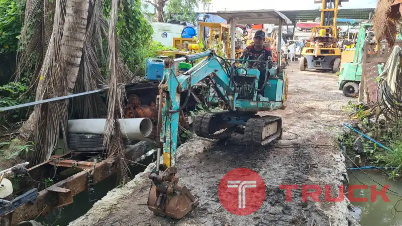 ขาย รถขุด แบคโฮ komatsu pc05-3 แทรคยาง ขนาดเล็ก ขึ้นรถกระบะ ปิ๊กอัพได้ เก่าญี่ปุ่น ราคา 145,000 บาท