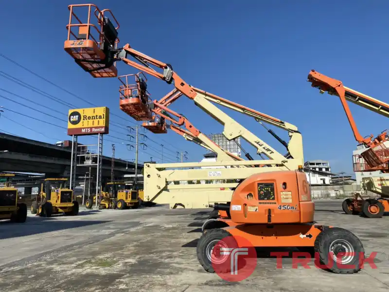 ขายรถกระเช้า JLG บูมศอก 450AJ II สูง 14 เมตร มือสอง พร้อมใช้งาน