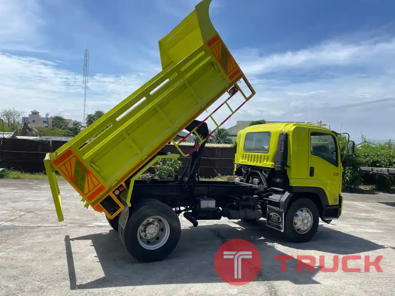 รถ 6 ล้อดัมพ์ ISUZU เครื่องยนต์ 240 แรงม้า