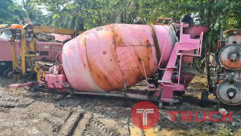 ขาย ลูกโม่ปูน ถังโม่ปูน 4.5 คิว รถบรรทุก 6 ล้อ ขนาดใหญ่ 10 ล้อ ใบปั่นสวย สภาพปะมาบ้าง เก่าญี่ปุ่น