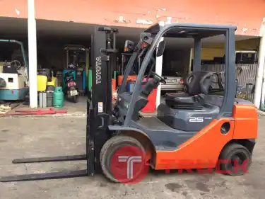 ขายฟอร์คลิฟท์ TOYOTA รุ่น 02-8FG25 ขนาด 2.5 ตัน เกียร์ออโต้ เครื่องเบนซิน เสายกสูง 3 เมตร รถมือสองสภาพดี นำเข้าจากญี่ปุ่น