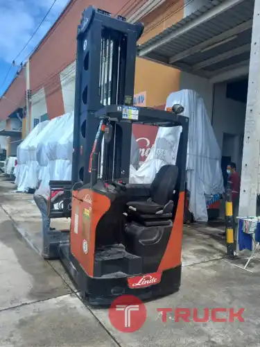 ขายฟอร์คลิฟท์ VNA LINDE รถงาสวิงซ้ายขวาได้ ยกสูง 8.5 เมตร น้ำหนักยกเบื้องต้น 1350 KG รถเก่าสภาพดี ใช้งานมาน้อย ราคาไม่แพง