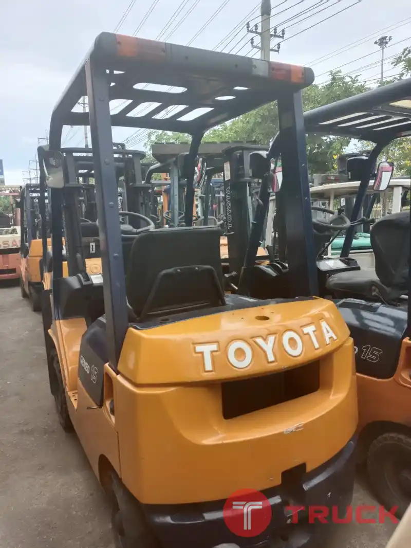 ขายฟอร์คลิฟท์ TOYOTA รุ่น 02-7FG15 เครื่องยนต์เบนซิน เกียร์ออโต้ ขนาด 1.5 ตัน เสายกสูง 3 เมตร รถมือสองสภาพดี นำเข้าเองจากญี่ปุ่น