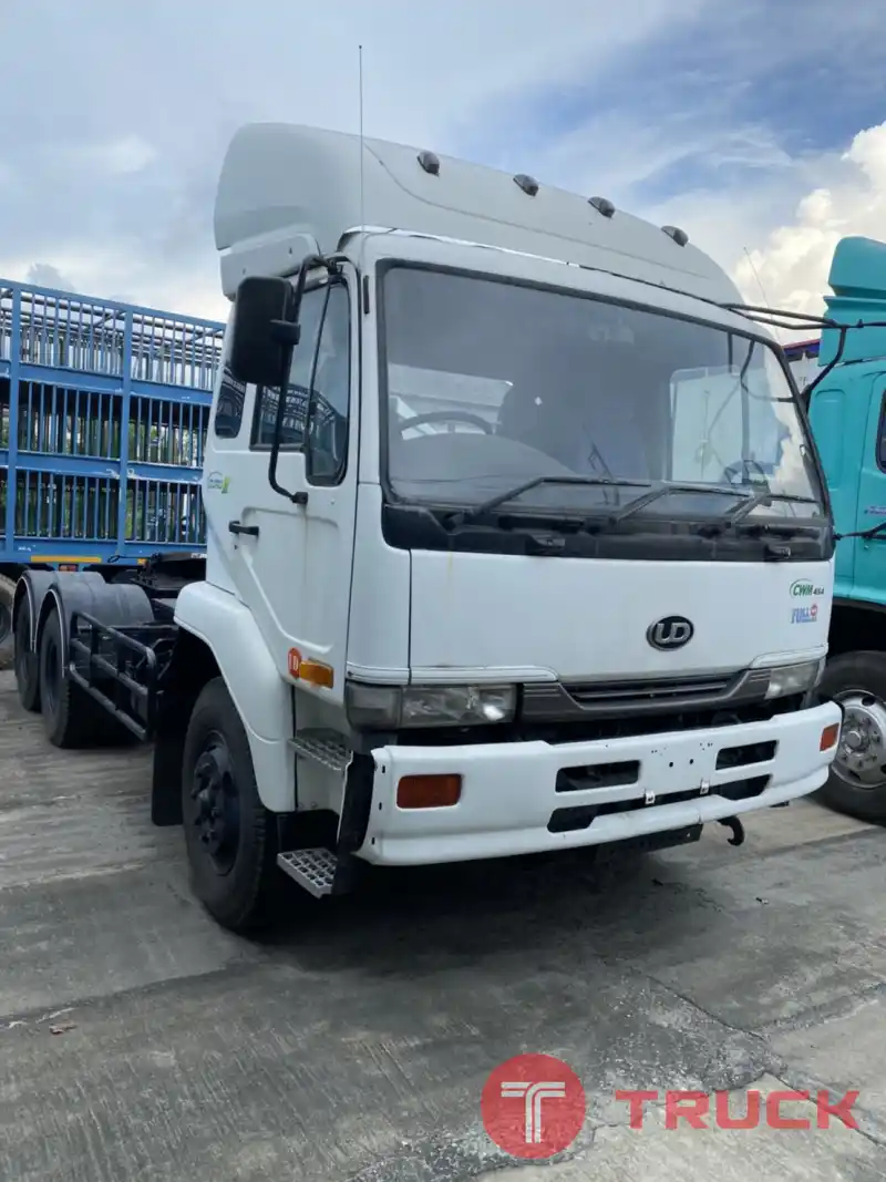 Nissan หัวลาก เครื่องยนต์ 320 แรงม้า 10 ล้อ สนใจติดต่อ เฮียสุเทพ 081-8132304