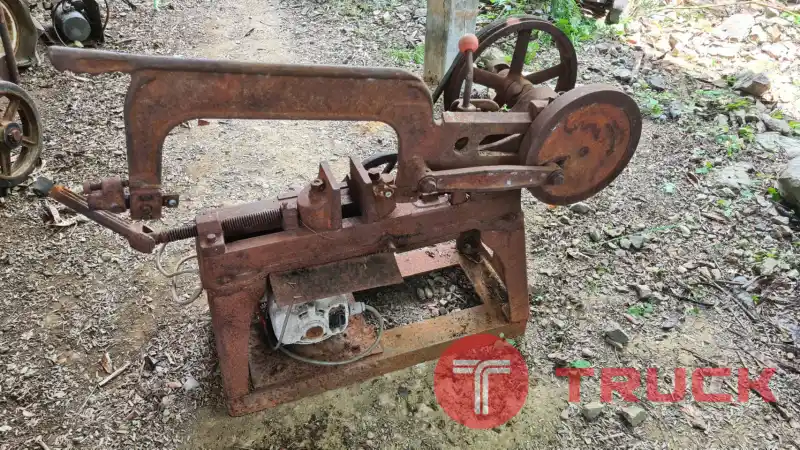 เครืองตัดเหล็กแบบใบเลื่อย ชัก ขนาด 14 นิ้ว ยี่ห้อ newman ของอังกฤษ ใช้ไฟ 220V ได้