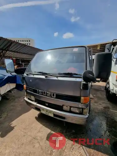 รถ ISUZU 4ล้อ NKR58E สีเทา ทะเบียนไม่ติดเวลา