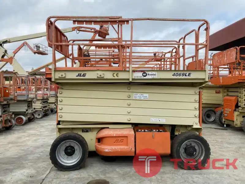 ขายรถกระเช้า JLG ขากรรไกร 4069LE สูง 12.19 เมตร มือสอง พร้อมใช้งาน
