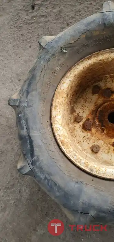 ยางอุตสาหกรรม ขนาด 17x8-8 ขายเป็นอะไหล่ กระทะล้อ ยางเสื่อมสภาพแตกลาย สำหรับรถเครื่องจักรญี่ปุ่น รถบรรทุกการเกษตร รถเกี่ยวเดินตาม ฯลฯ